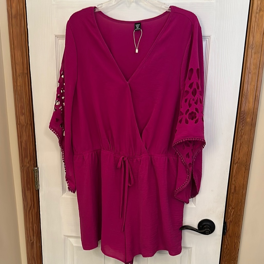 Women's Magenta Romper with Lace Cutout Sleeves